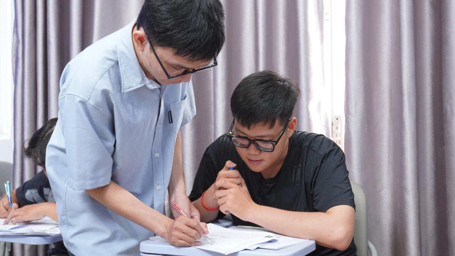 Lớp bổ trợ